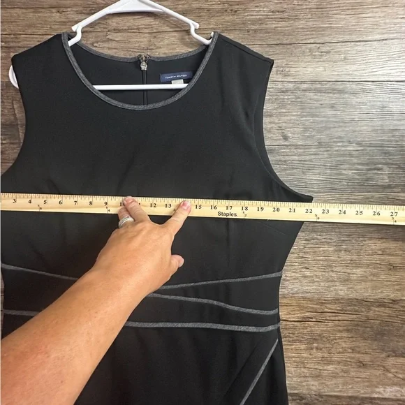 Tommy Hilfiger Black Sleeveless Sheath Dress - Picture 4 of 9